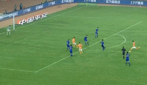 海港2比2险胜国安，VAR戏弄双方