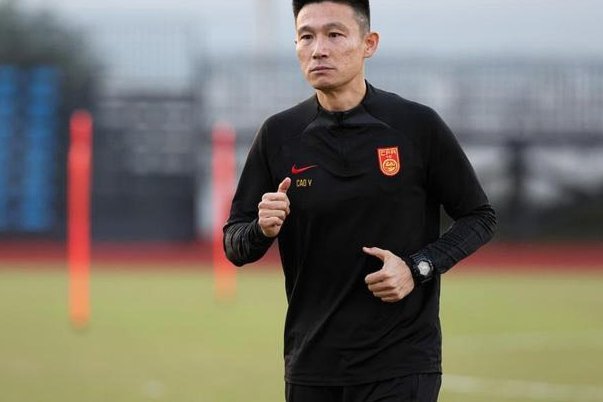 按曹阳的说法，在某种意义上邝兆镭好像才算关系户