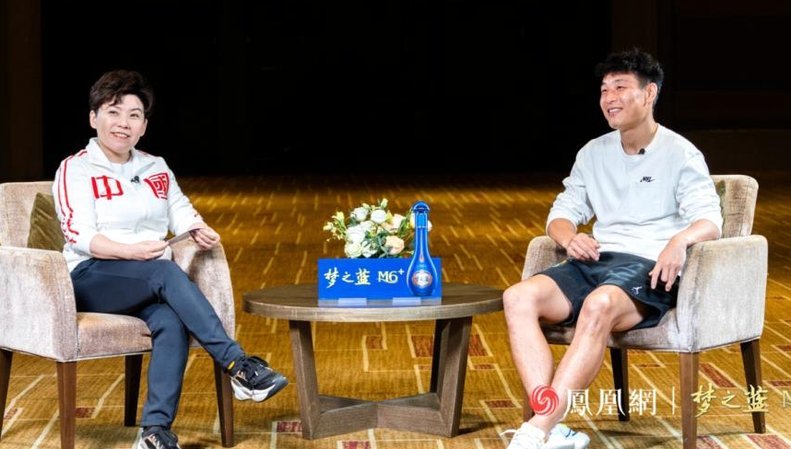 武磊百场里程碑 向余望心中的偶像