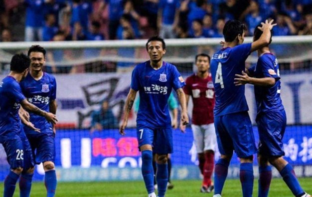 中超海港2-0申花，莱昂纳多破门李新翔建功